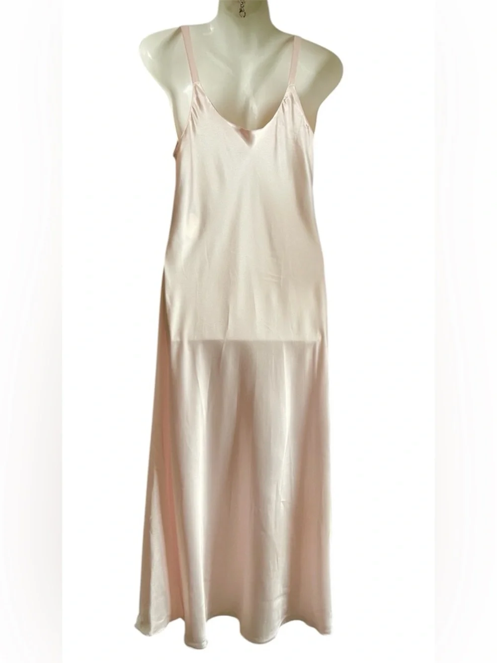 Christian dior pink silk night gown
Vintage - Picture 2 of 8